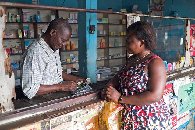 Microfinance in DRC. © Anna Koblanck/IFC 