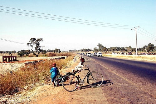 Road near Zaria, Nigeria. Source - pjotter05
