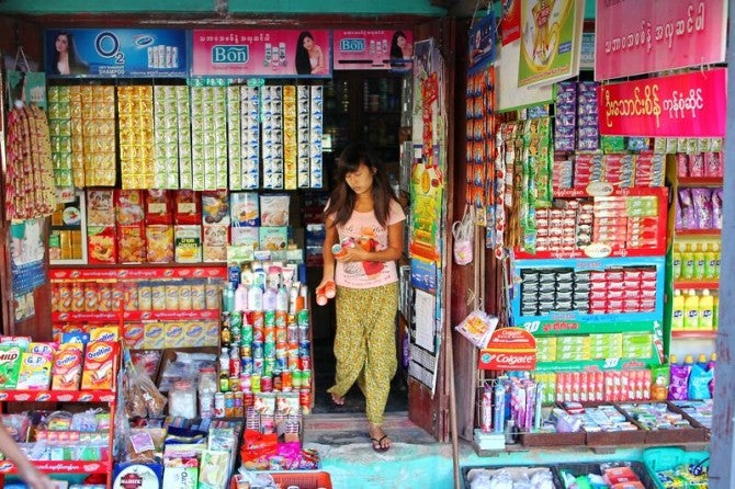 Une jeune commerçante à Pyin-Oo-Lwin, par Thomas Cheatham pour le Groupe de la Banque mondiale