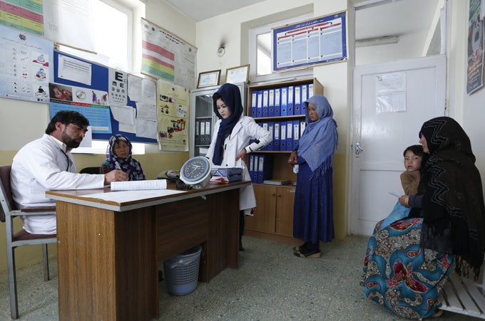 Bamyani villagers are visiting a clinic in Bamyan Hospital Afg-bamayangov-blog-09dec18-3