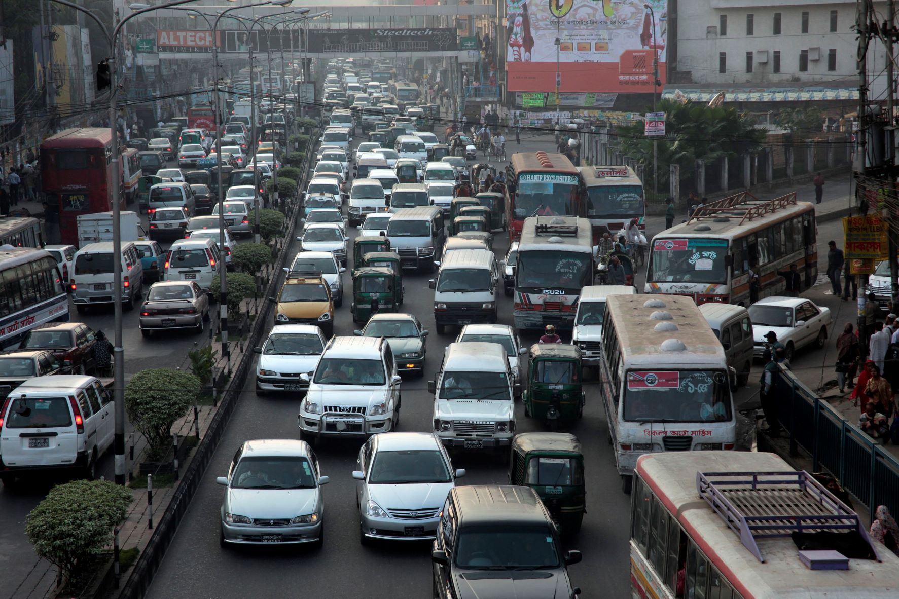 Key sources of air pollution in Dhaka are at the confluence of construction sites and heavy traffic