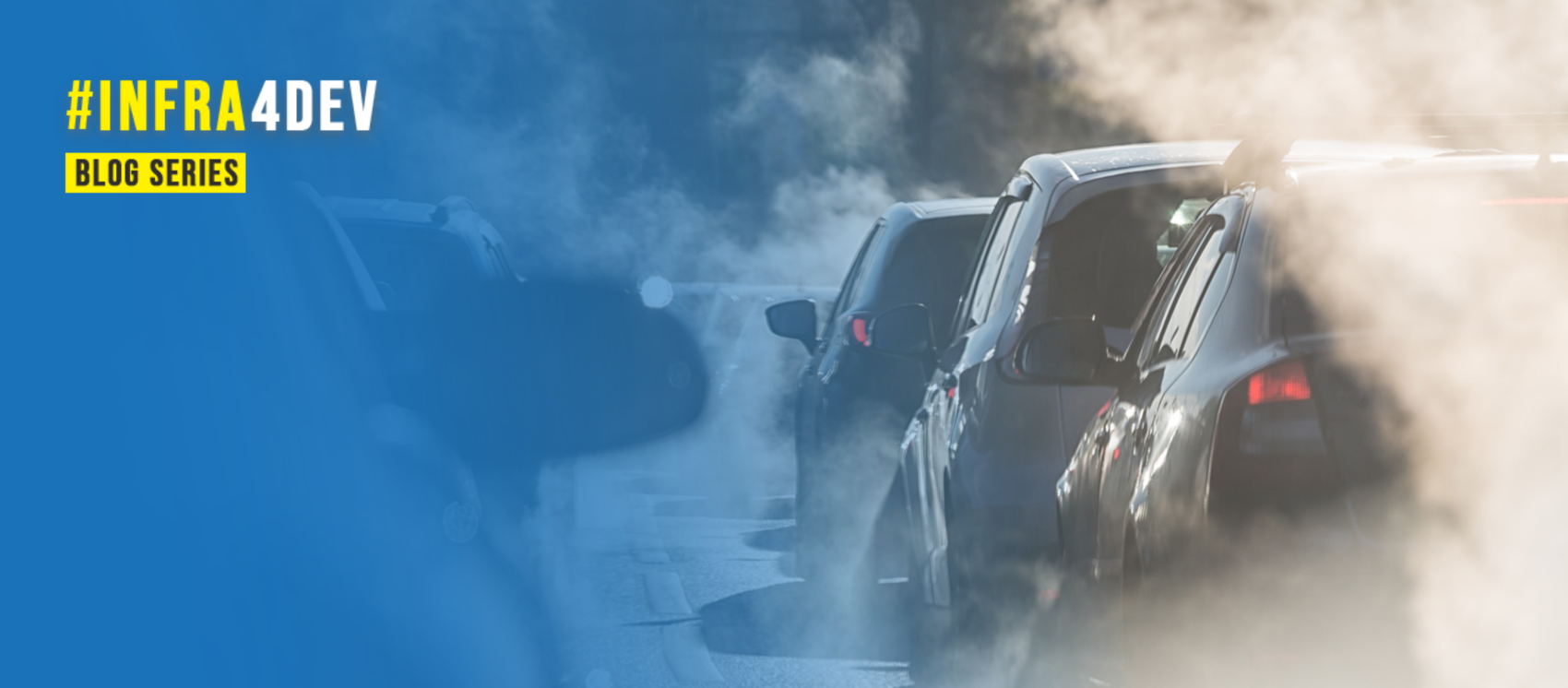 Blurred silhouettes of cars surrounded by steam from the exhaust pipes. | © Shutterstock.com Blurred silhouettes of cars surrounded by steam from the exhaust pipes. | © Shutterstock.com