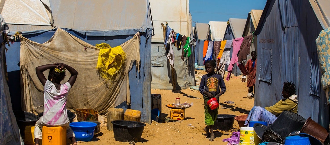 Le camp Khar Yallah au Sénégal accueille des populations déplacées internes en raison du changement climatique. © : Vincent Tremeau/Banque mondiale