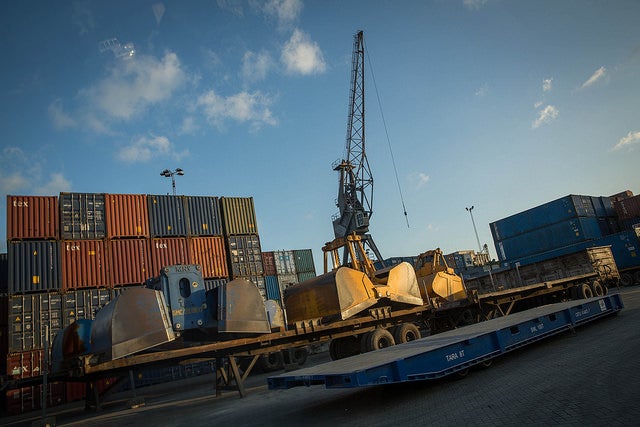 Dar es Salaam Port, Tanzania. Photo - Rob Beechey / World Bank