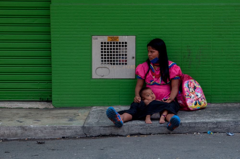 Indígenas en la calle en Colombia