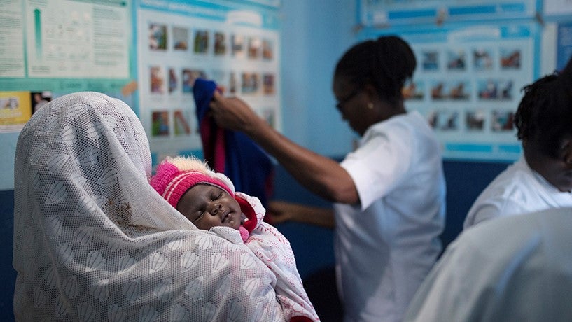 Mothers receive family planning services provided by nurses at Primary Health Care Maraba, in Karu, Nigeria. Photo © Dominic Chavez / Global Financing Facility Mothers receive family planning services provided by nurses at Primary Health Care Maraba, in Karu, Nigeria. Photo © Dominic Chavez / Global Financing Facility