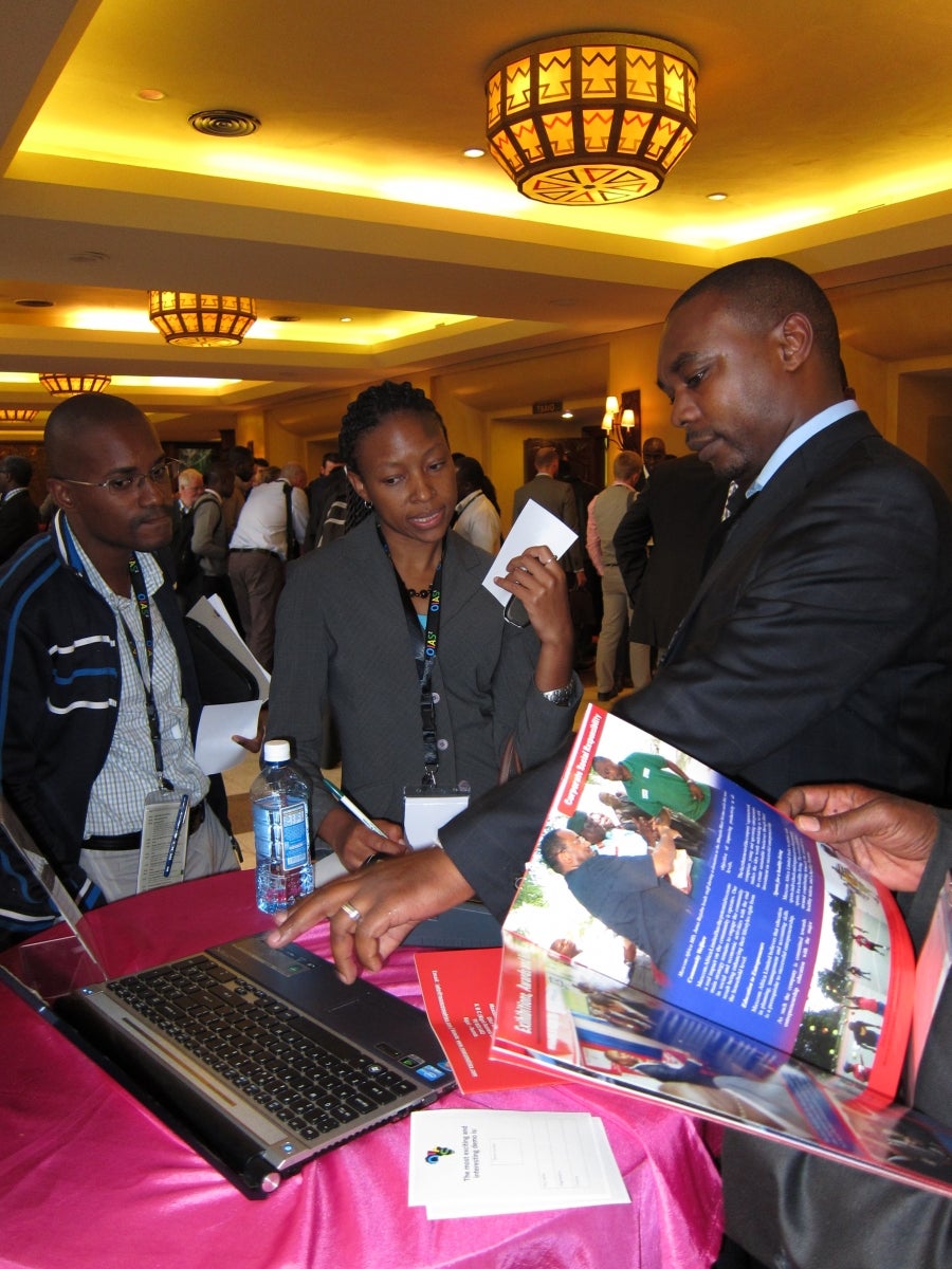 African innovators exchange ideas at OIAS. Credit: Heidi Humala)
