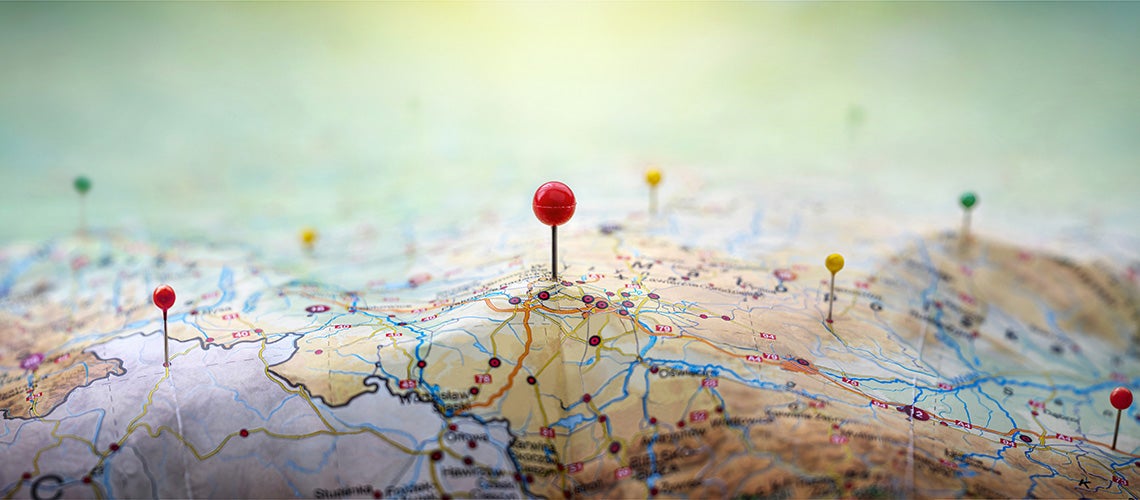 Pins on geographic map. | © shutterstock.com