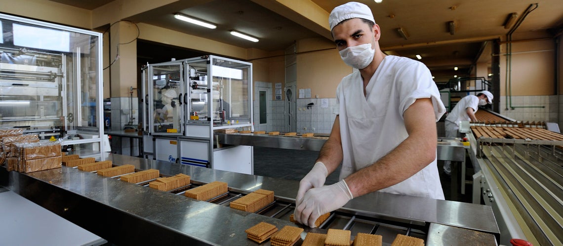 Grâce à un prêt d'une banque locale, cette nouvelle entreprise de biscuits a pu démarrer en Bosnie-Herzégovine. Photo : Almin Zrno/Banque mondiale Grâce à un prêt d'une banque locale, cette nouvelle entreprise de biscuits a pu démarrer en Bosnie-Herzégovine. Photo : Almin Zrno/Banque mondiale