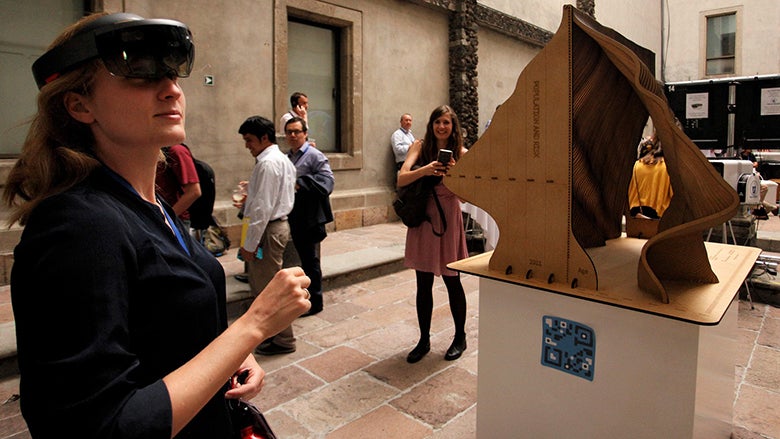 DataSculpture associée à la réalité augmentée pour retracer un siècle d’évolution de la population face aux risques en Catalogne (Espagne).