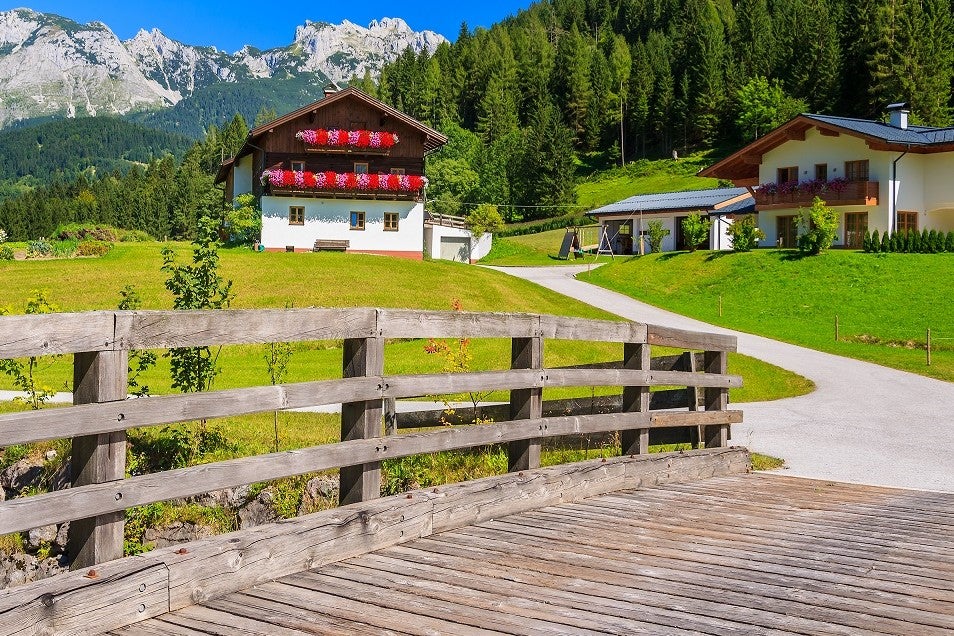 Carretera accesible en un pueblo de Austria. Foto: © Pawel Kazmierczak / Shutterstock Carretera accesible en un pueblo de Austria. Foto: © Pawel Kazmierczak / Shutterstock