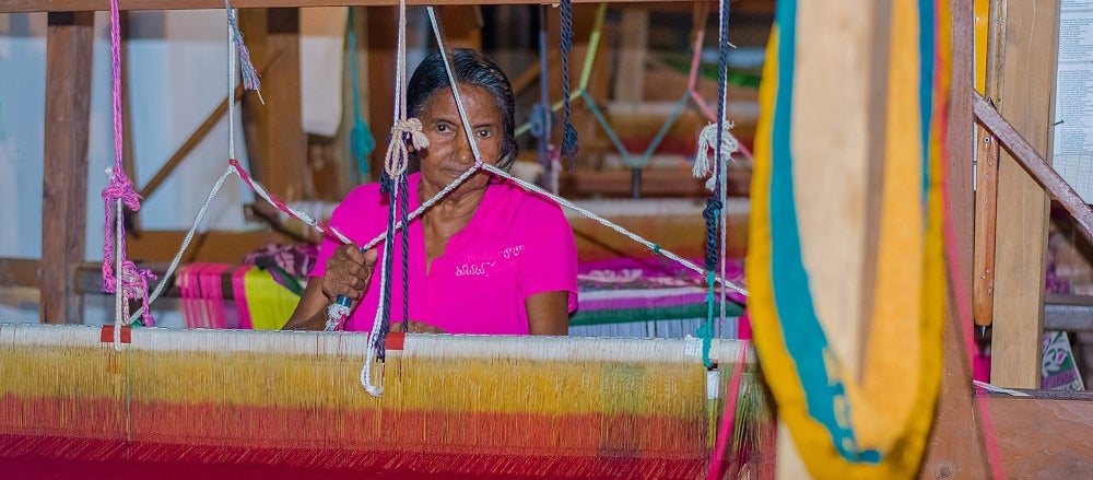 Traditional Sri Lankan handloom and batik product manufacturing workshop in Kandy, Sri Lanka. Photo: SamanWeeratunga / Shutterstock.com