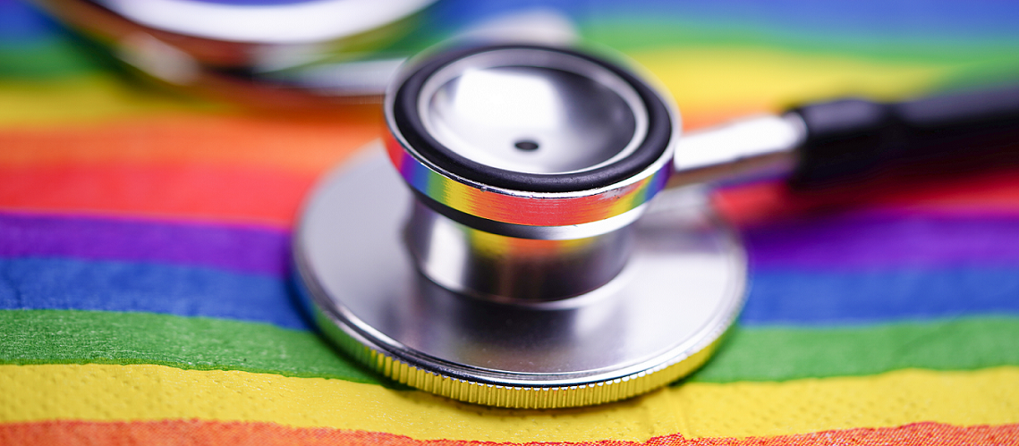 Stetoskop na LGBT zastavi Stetoskop na LGBT zastavi
