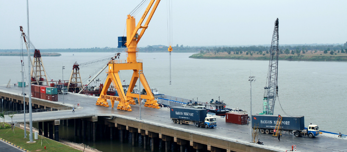 Un port d'exportation situé en Cambodge. Photo : Chhor Sokunthea/ World Bank Un port d'exportation situé en Cambodge. Photo : Chhor Sokunthea/ World Bank