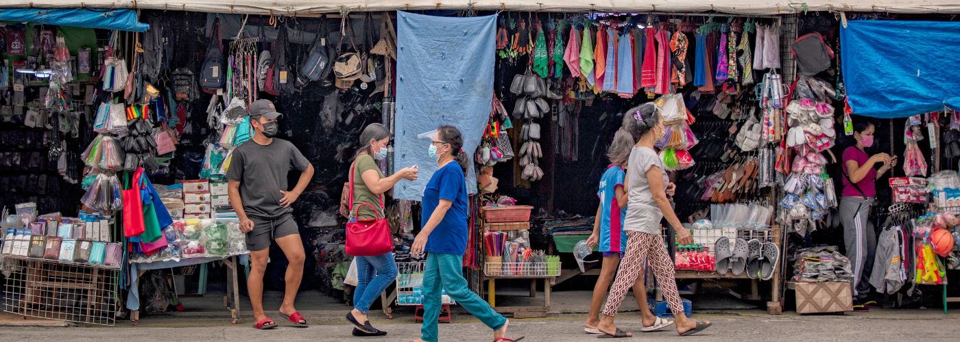 Stalls are seen outside a mall on September 16, 2021 in Bacoor, Cavite province, Philippines. ©World Bank 